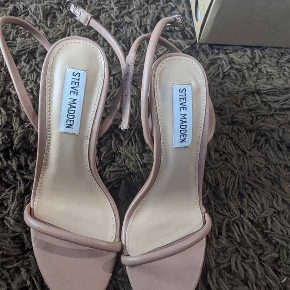 Steve Madden Becky Heels - Picture 7 of 8